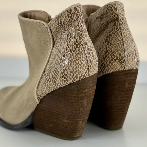Very Volatile Suede Booties - Picture 3 of 4